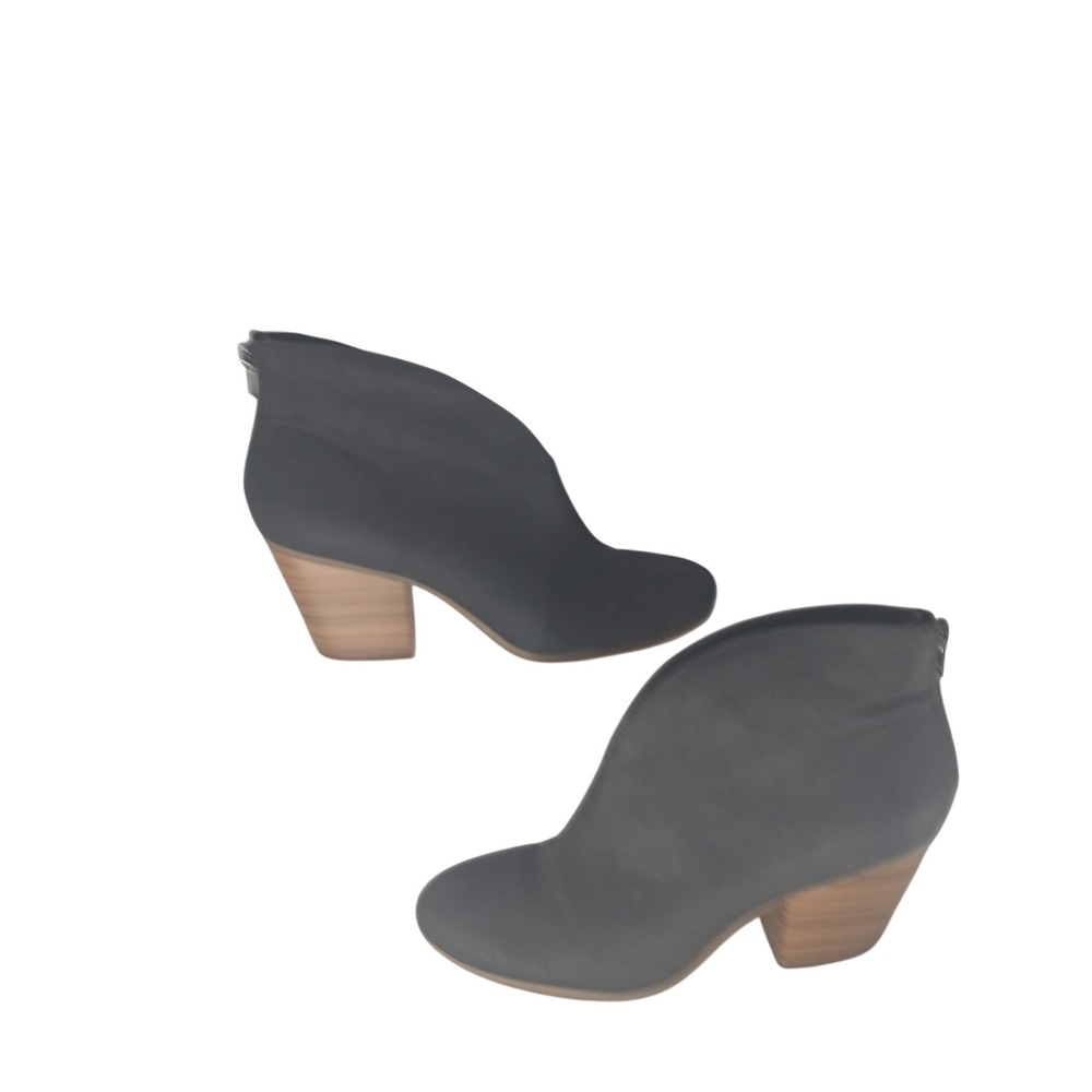 A2 by Aerosoles Gravity Gray Faux Leather V-Cut Ankle Booties Mens 10M Heel Rest - Picture 1 of 10
